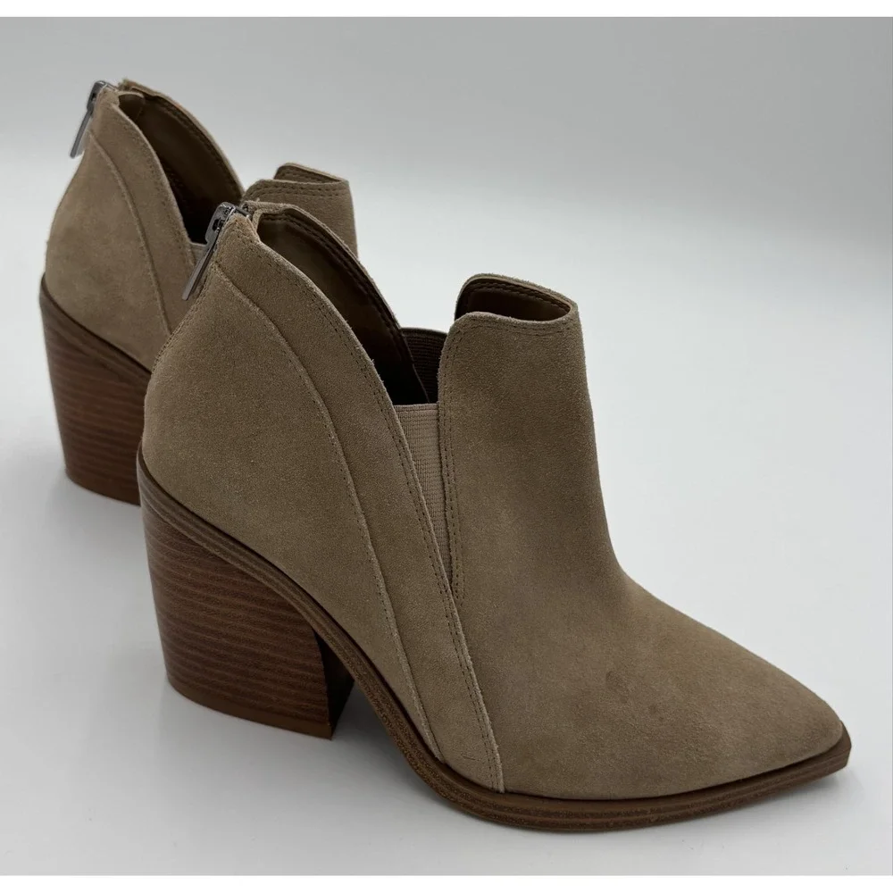 Vince Camuto Gradina Womans 6.5M Ankle Boots Tan Faux Suede Pointed Toe Back Zip